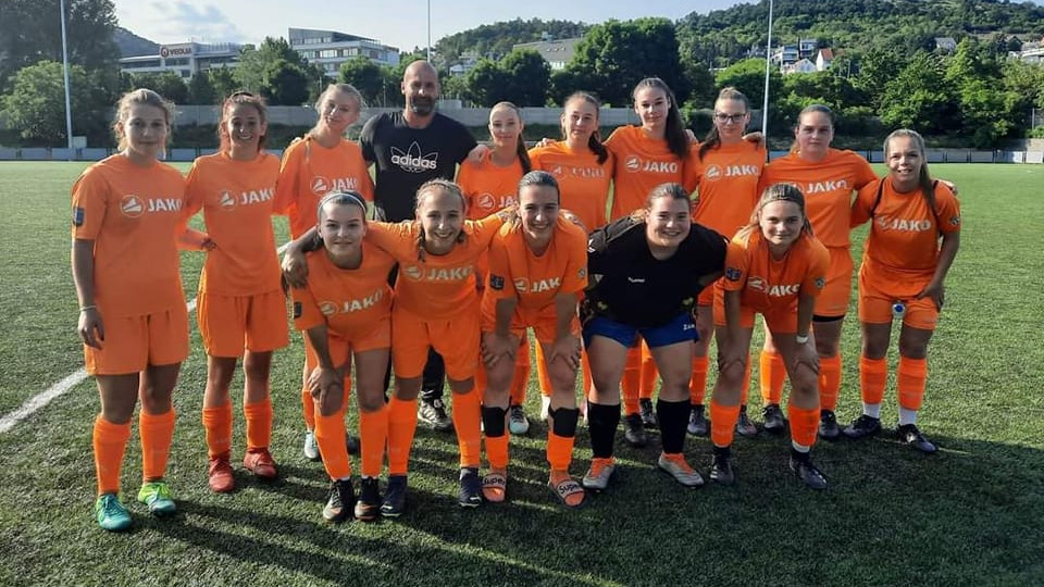 A 2022–2023-as szezon aranyérmesei a női labdarúgásban: a Pápai ELC U19-es csapata