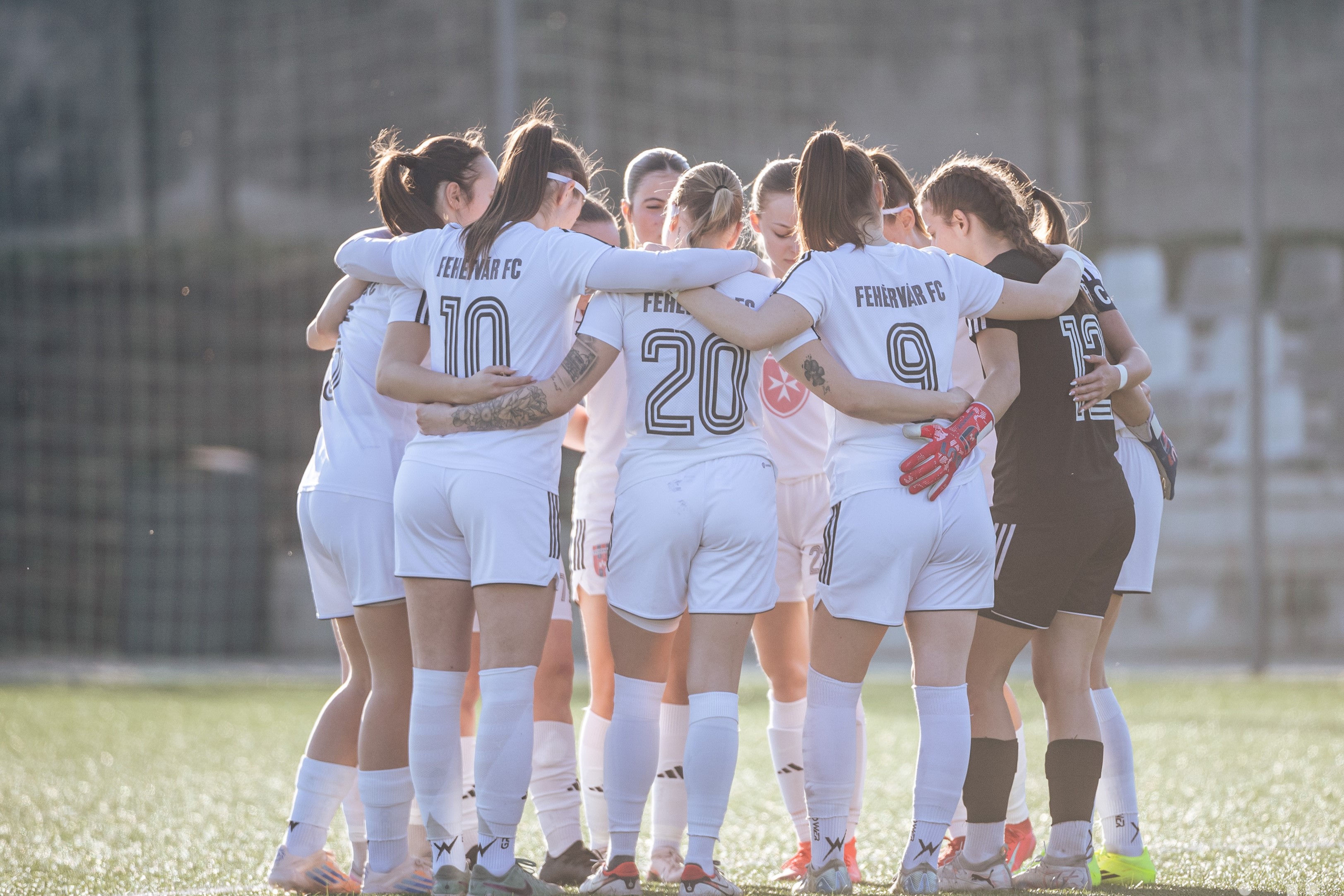 Vojnity Nóra és Bognár Petra mesterhármasa