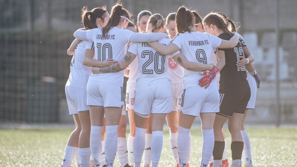 Vojnity Nóra és Bognár Petra mesterhármasa