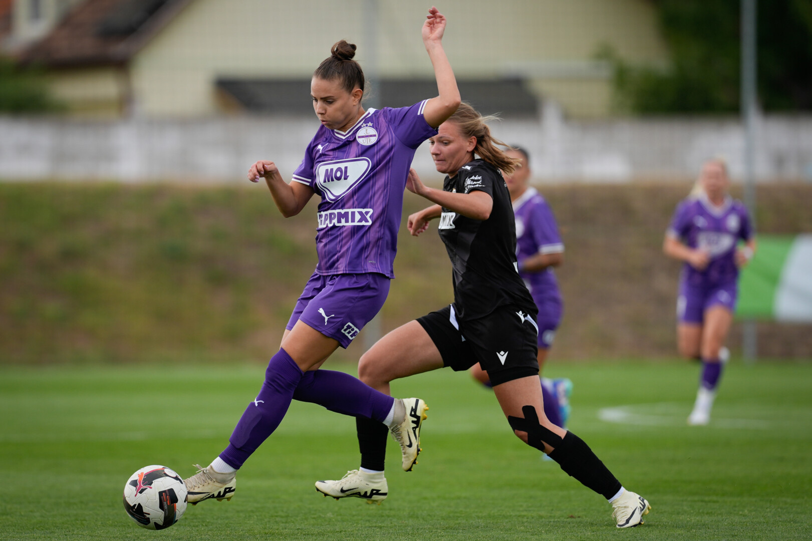 A Ferencváros a Pécset, az Újpest a Puskás Akadémiát fogadja szerdán