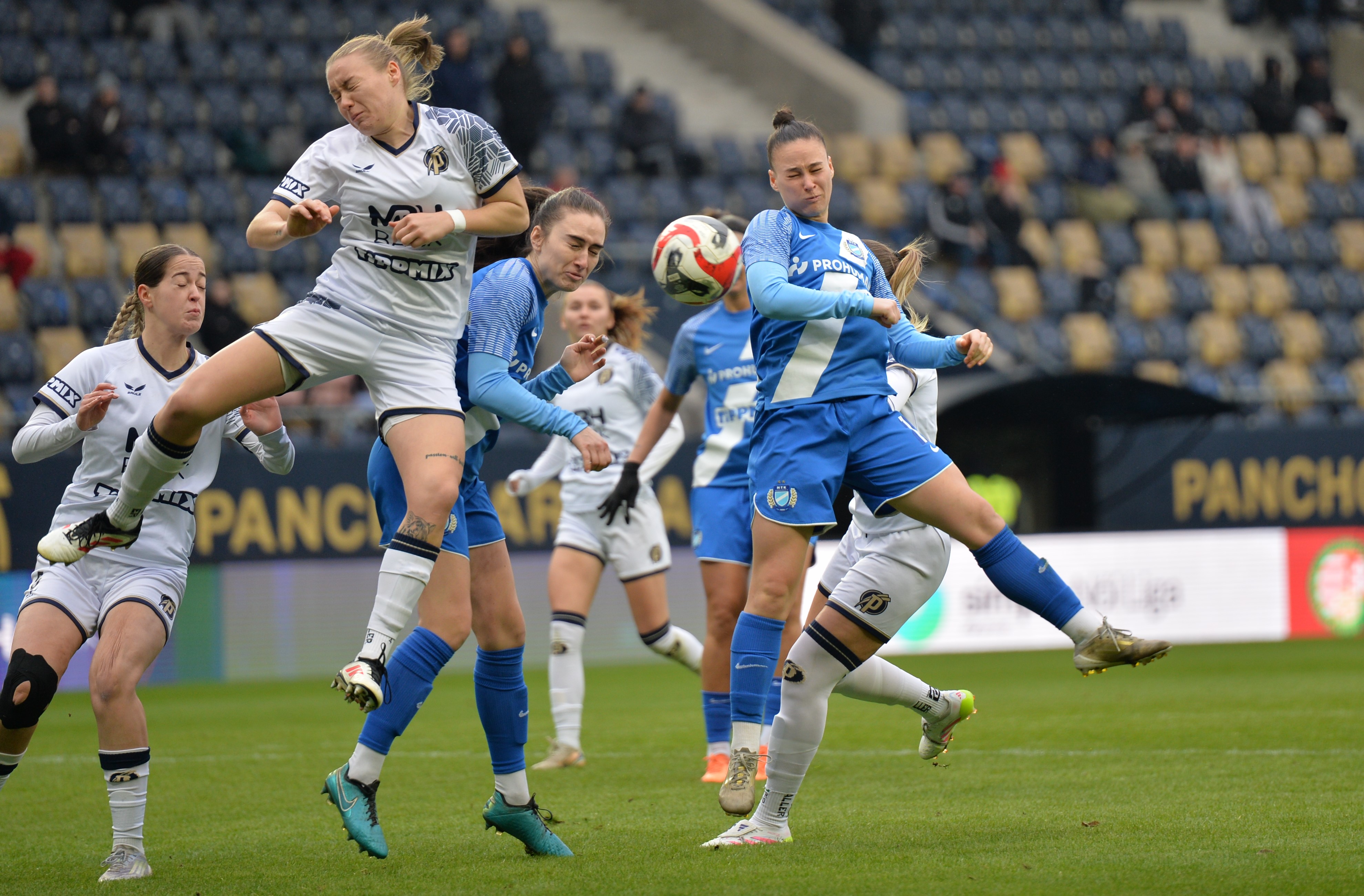 Aranyérmes pozícióban az FTC, kiesett a Budaörs és a Szekszárd